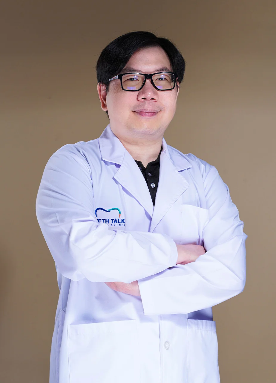 ทพ. ธนวัฒน์ อัศวสัมฤทธิ์ DDS. ทันตแพทย์ทั่วไป ที่ teethtalk clinic