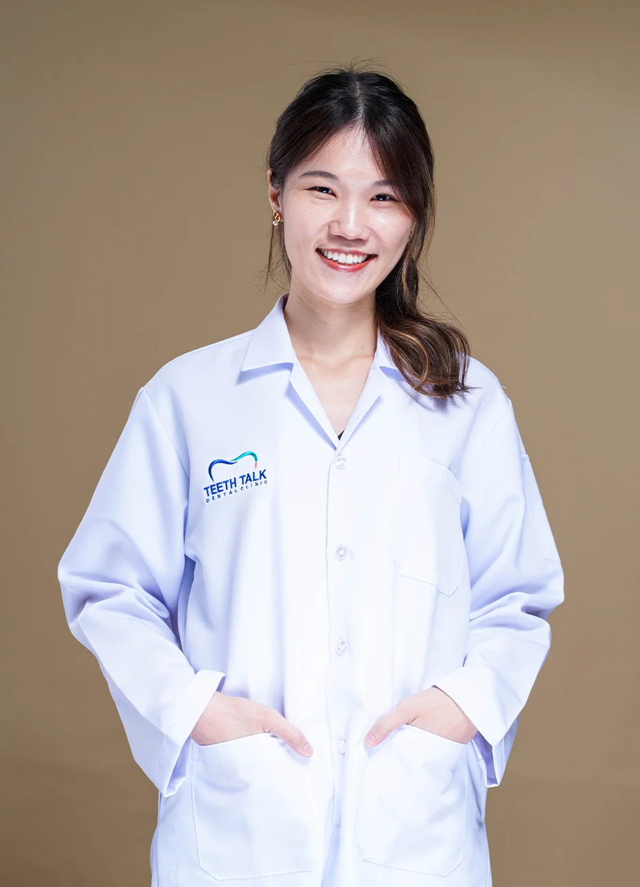 ทพญ. วัชรี ศรีโรจนากูร DDS. ทันตแพทย์ทั่วไป ที่ teethtalk clinic