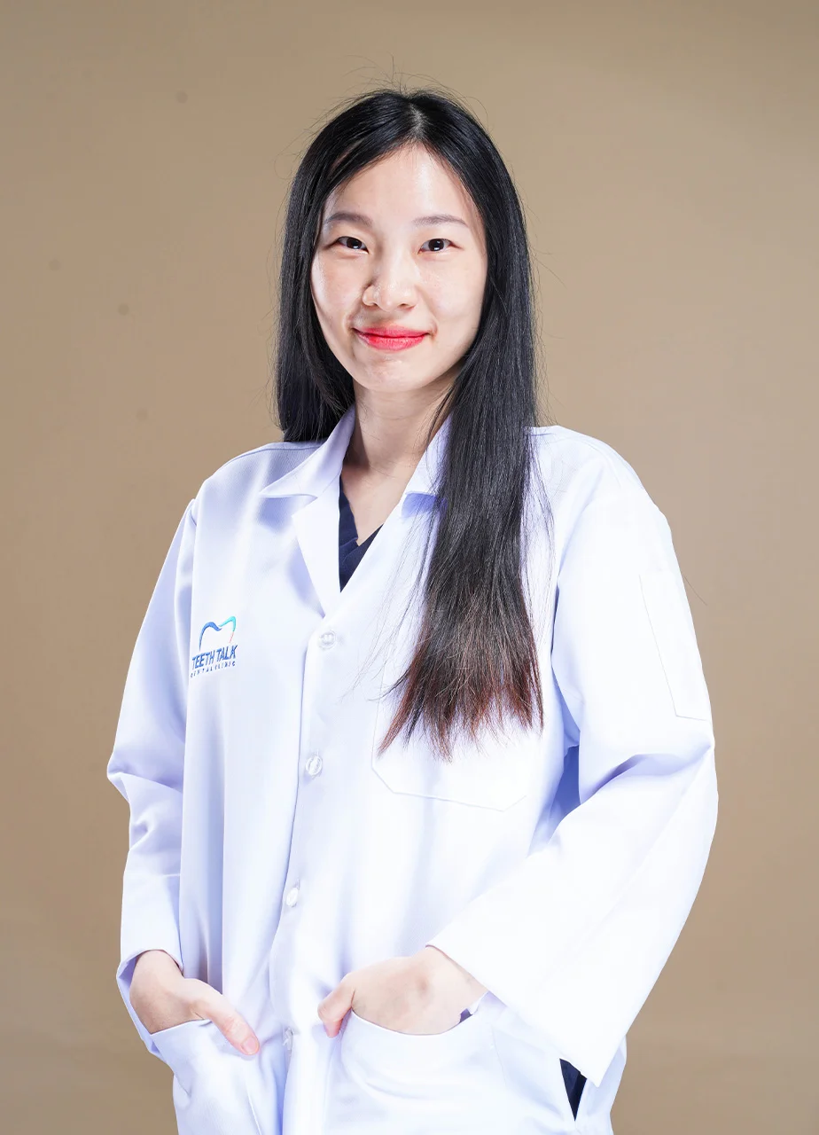 ทพญ. พิมพธิดา วัชรปรีชาวงศ์ DDS. ทันตแพทย์จัดฟัน, ทันตแพทย์ทั่วไป ที่ teethtalk clinic