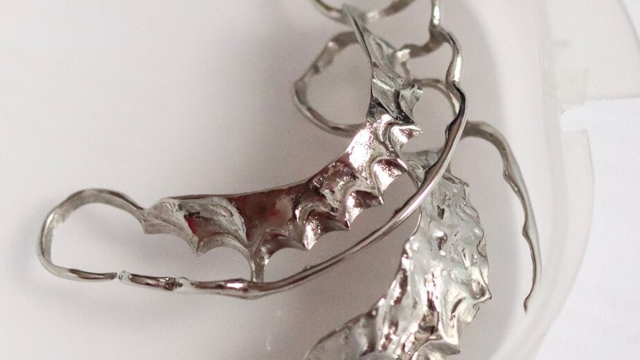 รีเทนเนอร์โลหะ