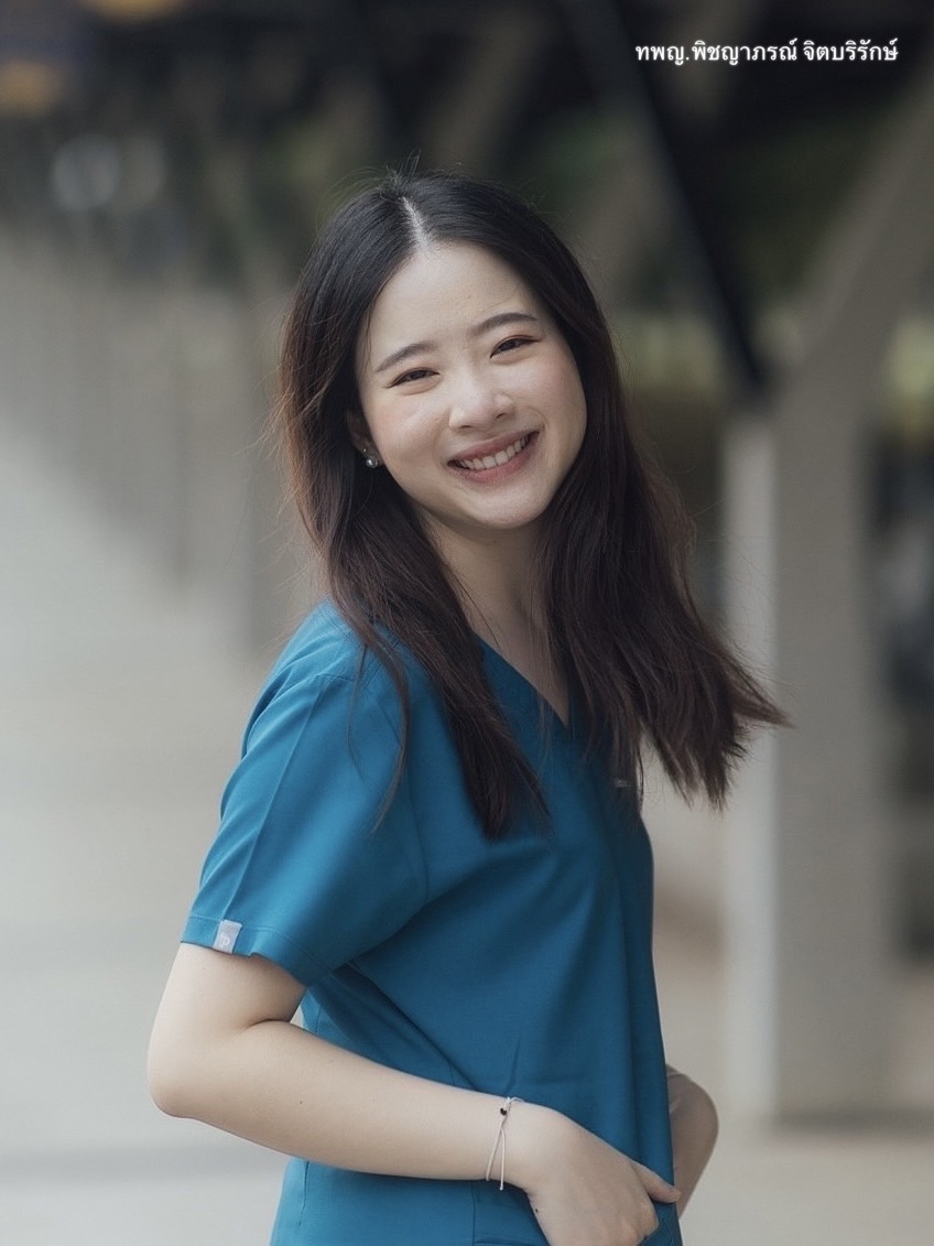 ทพญ. พิชญาภรณ์ จิตบริรักษ์ DDS.