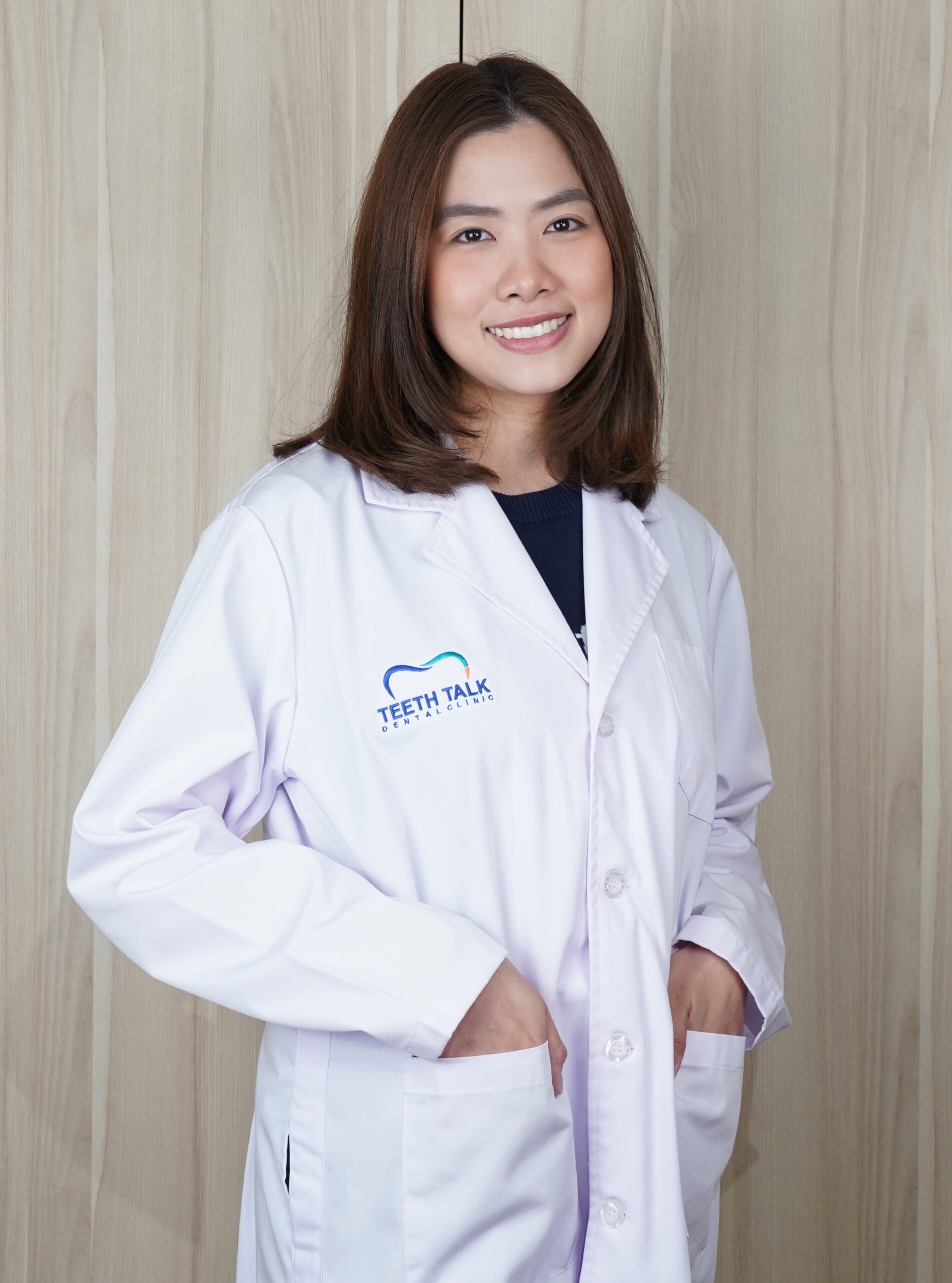ทพญ. ศศิวิมล อภิวัฒน์ DDS.