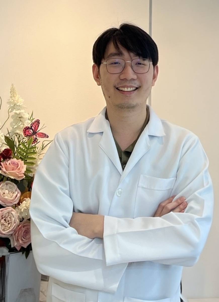 ทพ. ธนพล มโนฉันทวาณิช DDS